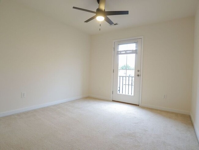 Building Photo - 1721 W Cary St