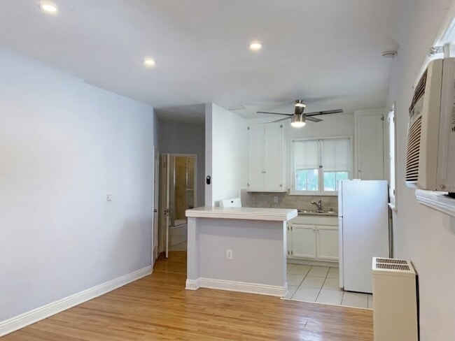 Building Photo - 9037 1/2 Rangely Avenue