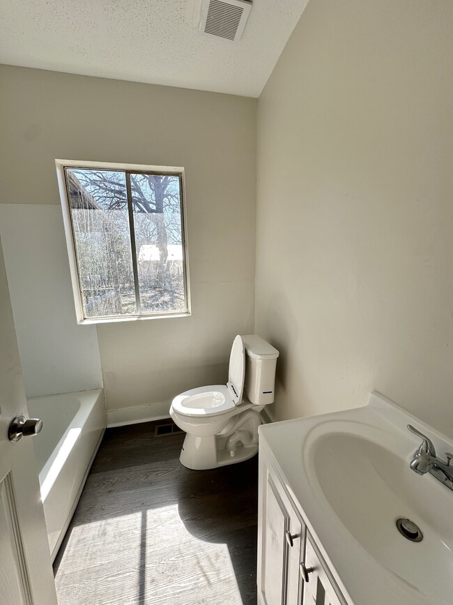 Building Photo - 226 3rd Ave