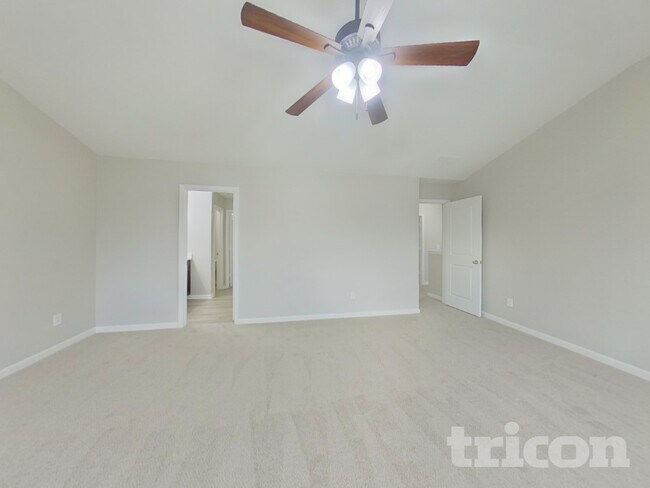 Building Photo - 750 Chariot Way