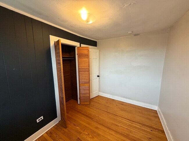 Building Photo - 402 Douglass St