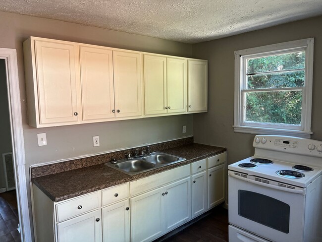 Building Photo - **UPCOMING**Total Electric 2 Bedroom / 1 B...