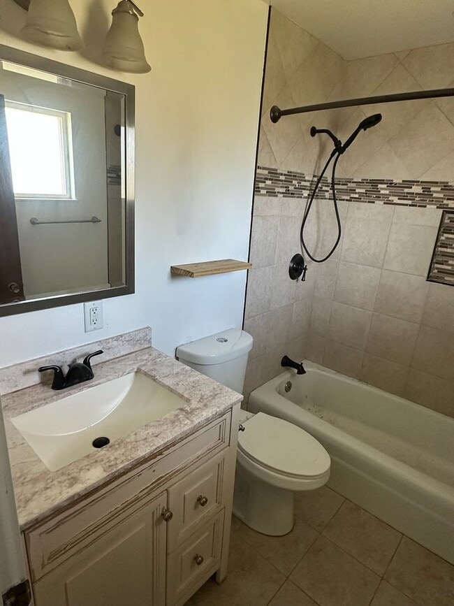 Building Photo - 11465 Ave 200