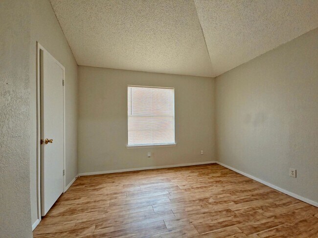 Building Photo - 123 N Troy Ave