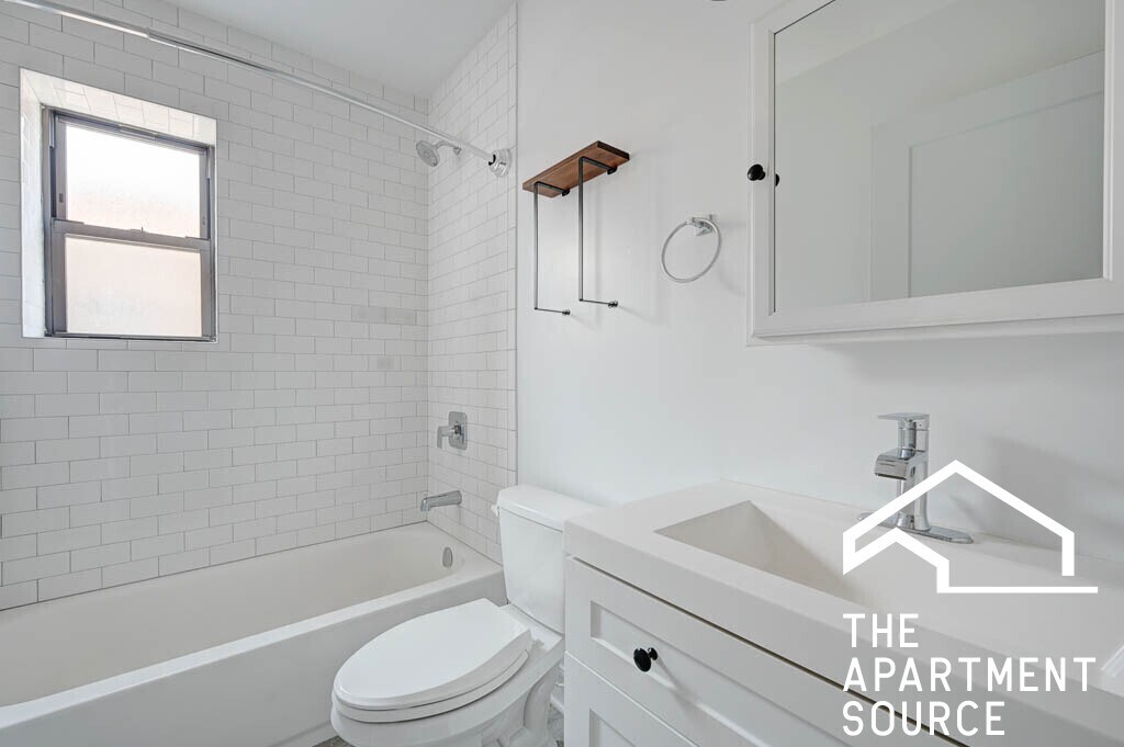 Building Photo - 3405 W Fullerton Ave