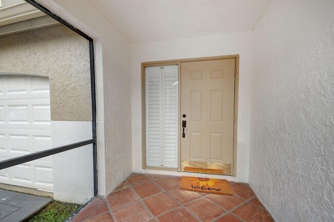 Building Photo - 12561 Shoreside Ln