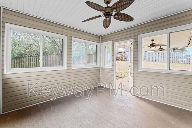 Building Photo - 4794 Orchard Hill Dr