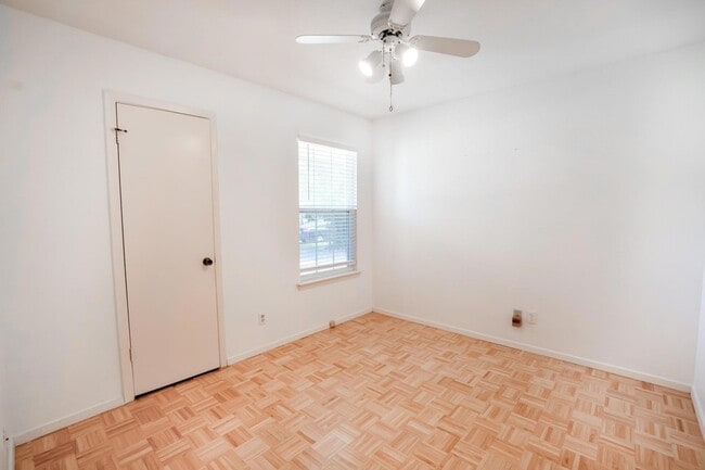 Building Photo - 3611 Cookstown Dr