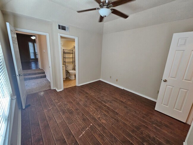 Building Photo - 2 story condo with garage