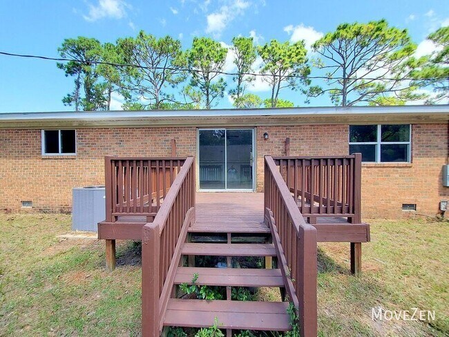 Building Photo - 510 Wesley Ave