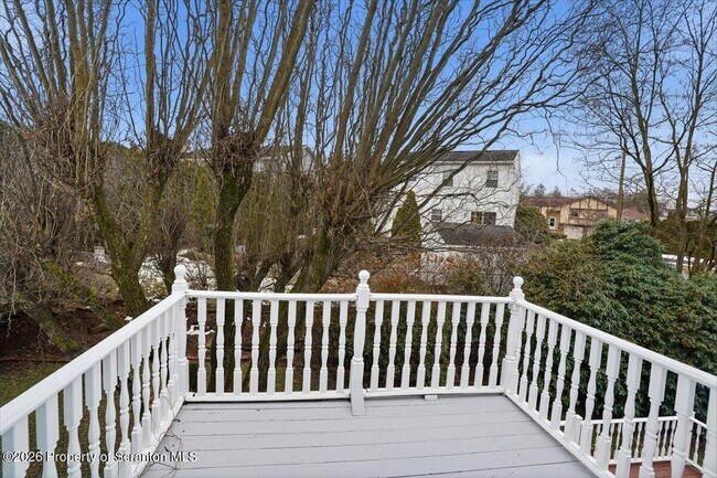 Building Photo - 21 Circle Dr