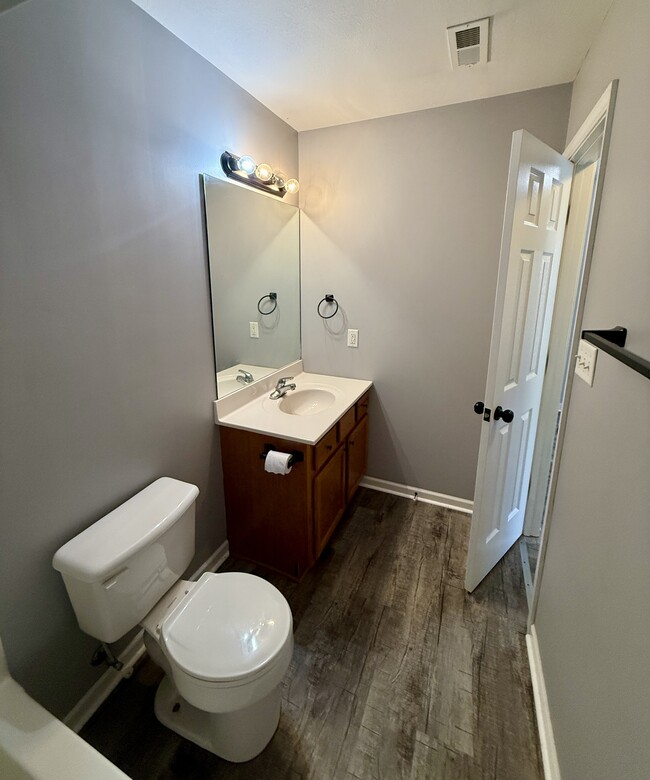 Building Photo - 5264 Blue Star Dr