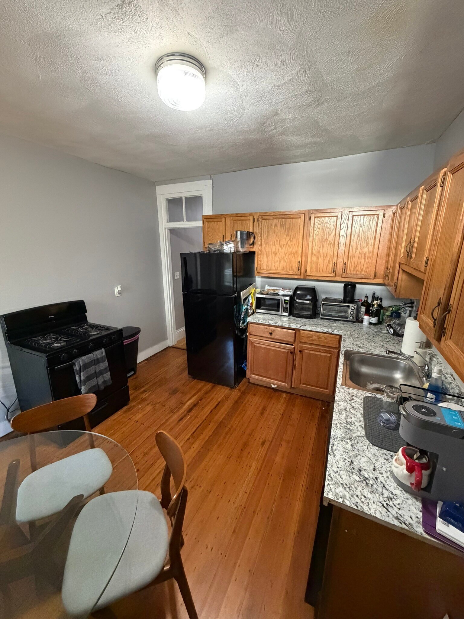 Building Photo - 123 Hillside St