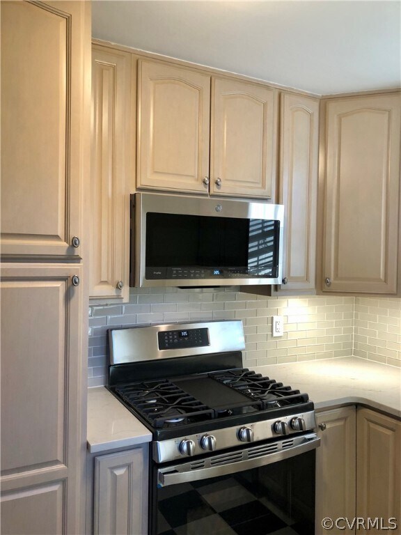 Building Photo - 208 Woodlawn Ave