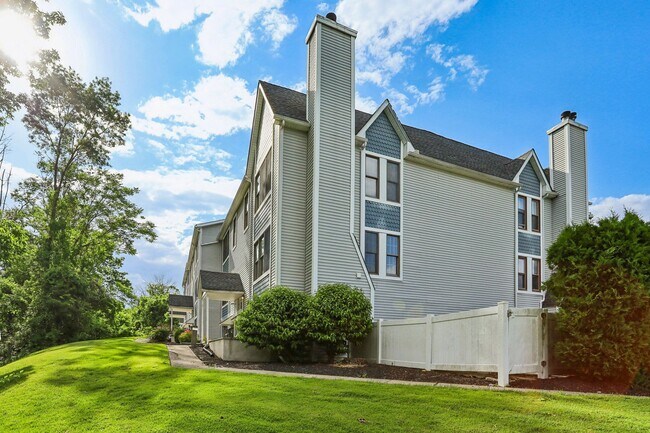 Building Photo - 41 Burlington Ct