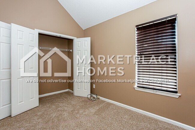 Building Photo - 832 Asbury Way