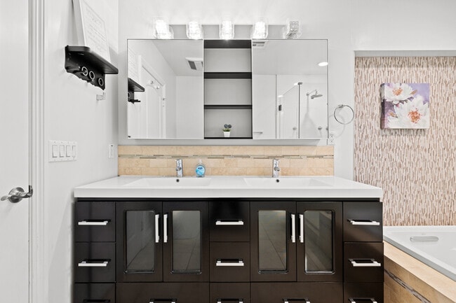 Building Photo - Luxury Estate with Sparkling Pool & Elegant Amenities