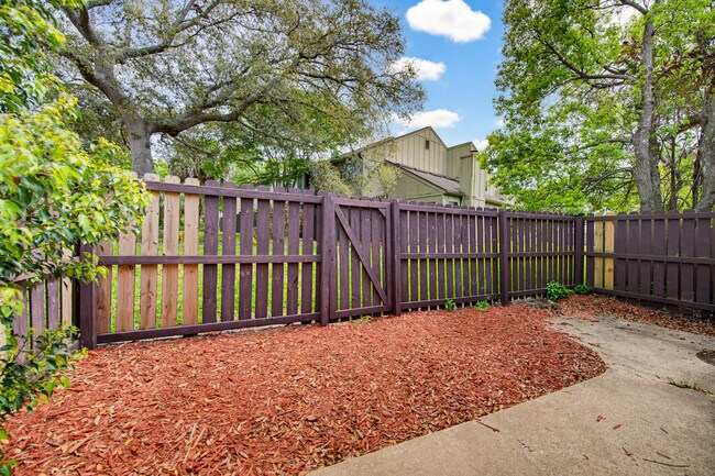 Building Photo - 7 Autumnwood Trail