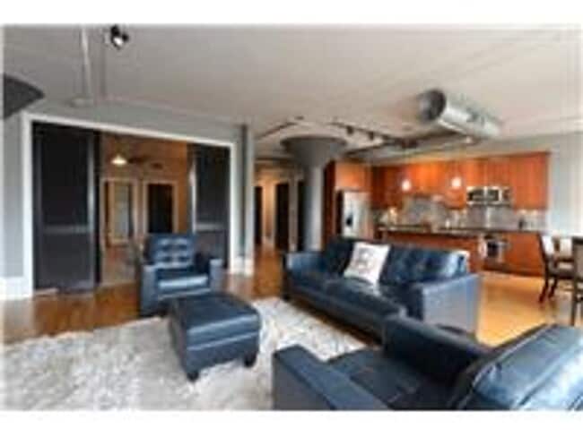 Building Photo - 4901 Washington Boulevard 4B
