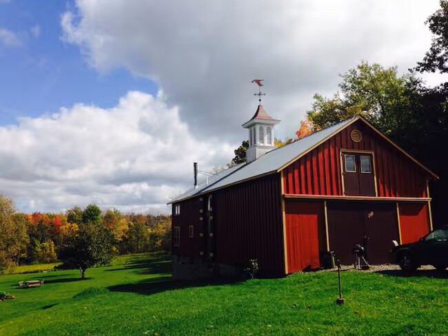 Building Photo - 249 Updike Rd