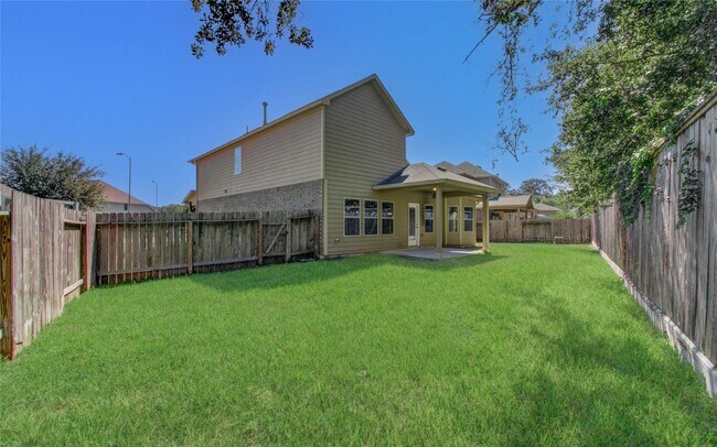 Building Photo - 7631 Willow School Dr