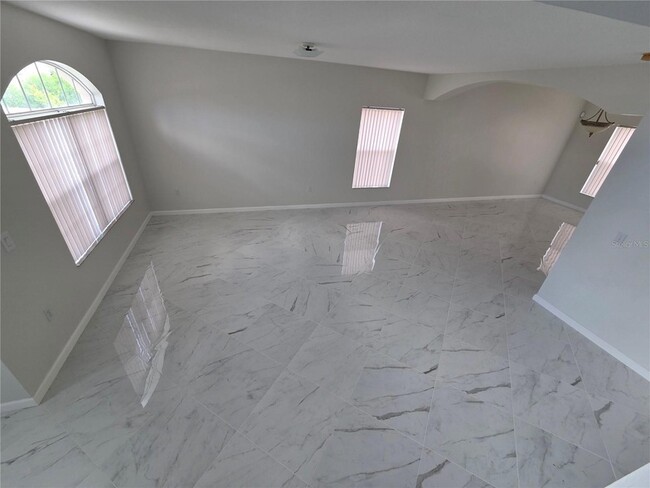 Building Photo - 330 Aldershot Ct