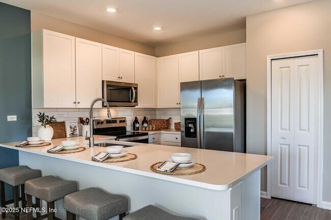 Building Photo - 10654 Towns Wy