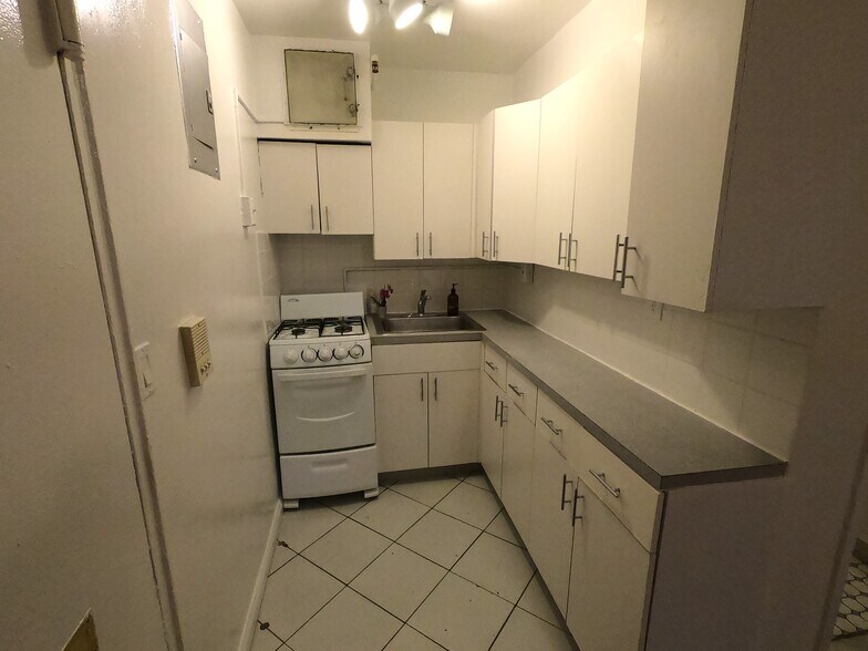 Kitchen - 156 W 95th St