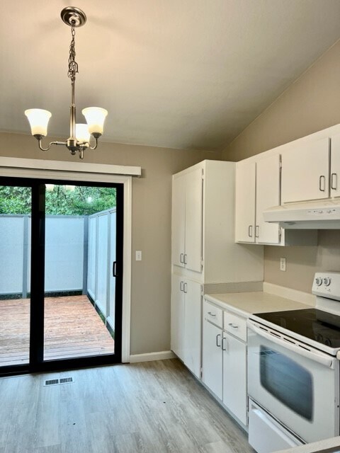 Building Photo - 1632 Ashwood Dr