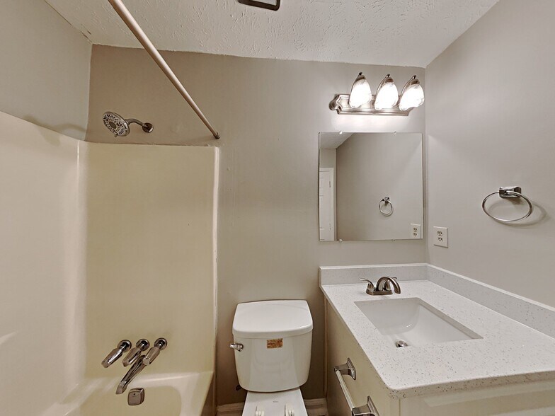 Building Photo - 159 Timber Creek Ln SW