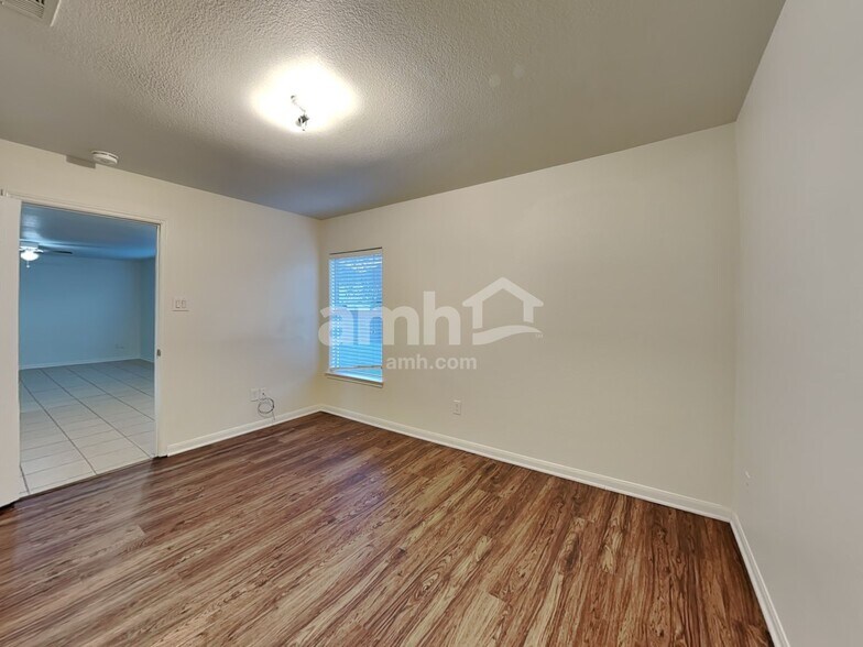 Building Photo - 537 Misty Mountain Dr