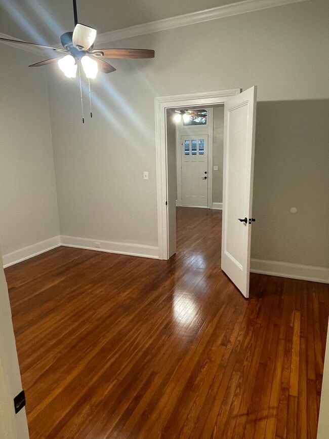 Building Photo - Gorgeous 3BD/2BA ON Napoleon Ave with Off Street Parking