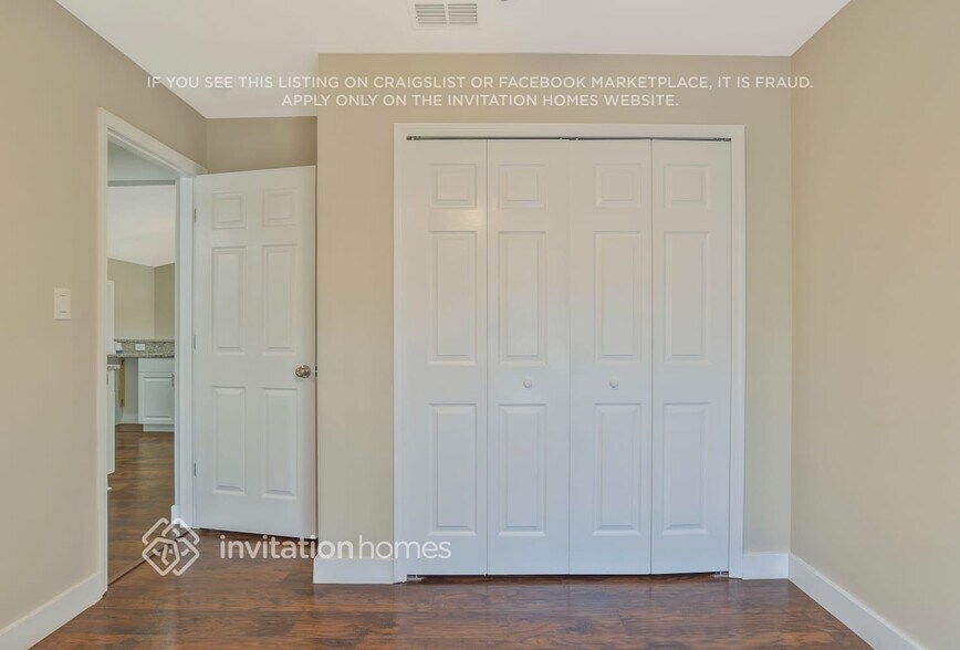 Building Photo - 15528 Hidden Lake Cir