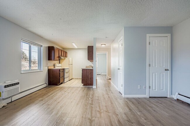 Building Photo - 2880 Eliot Cir