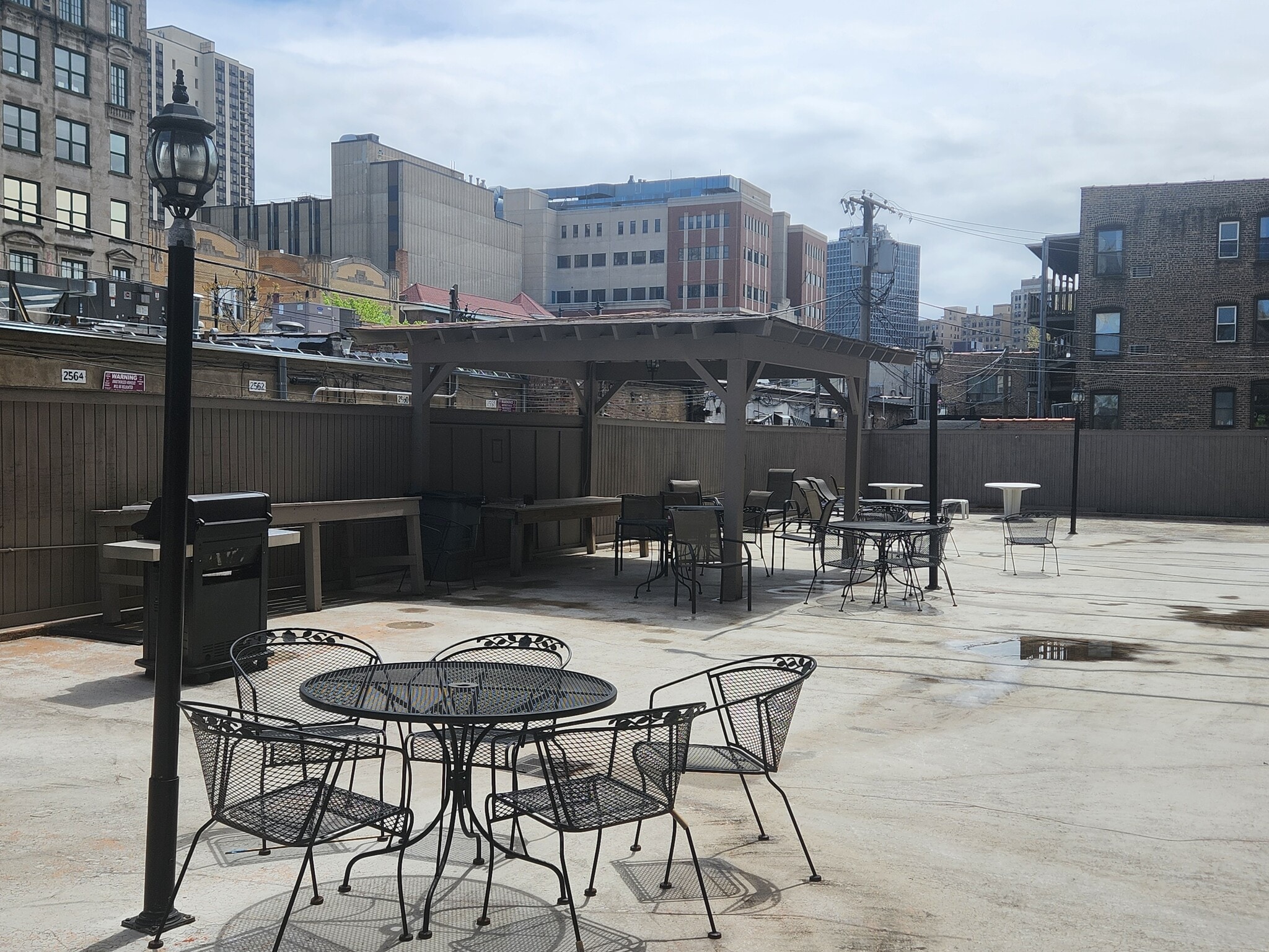 Large sundeck w/ grill - 607 W Wrightwood Ave