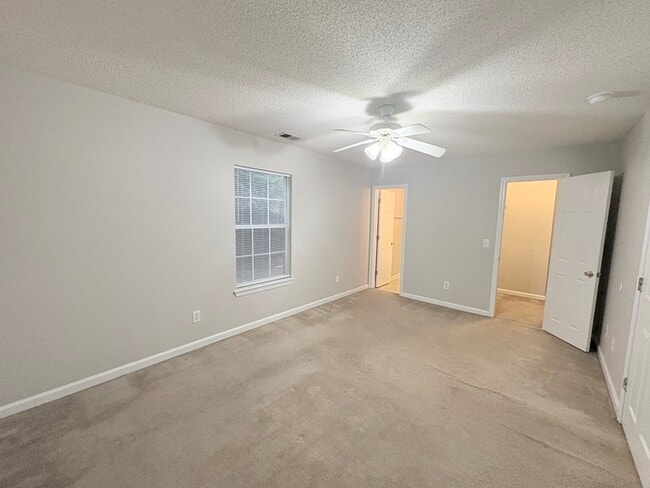 Building Photo - 652 Old Orangeburg Rd