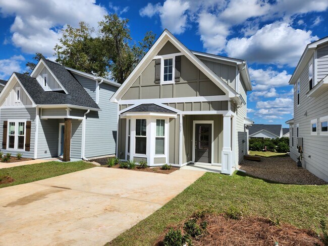 Building Photo - 3 bedroom house for rent in NE Tallahassee...