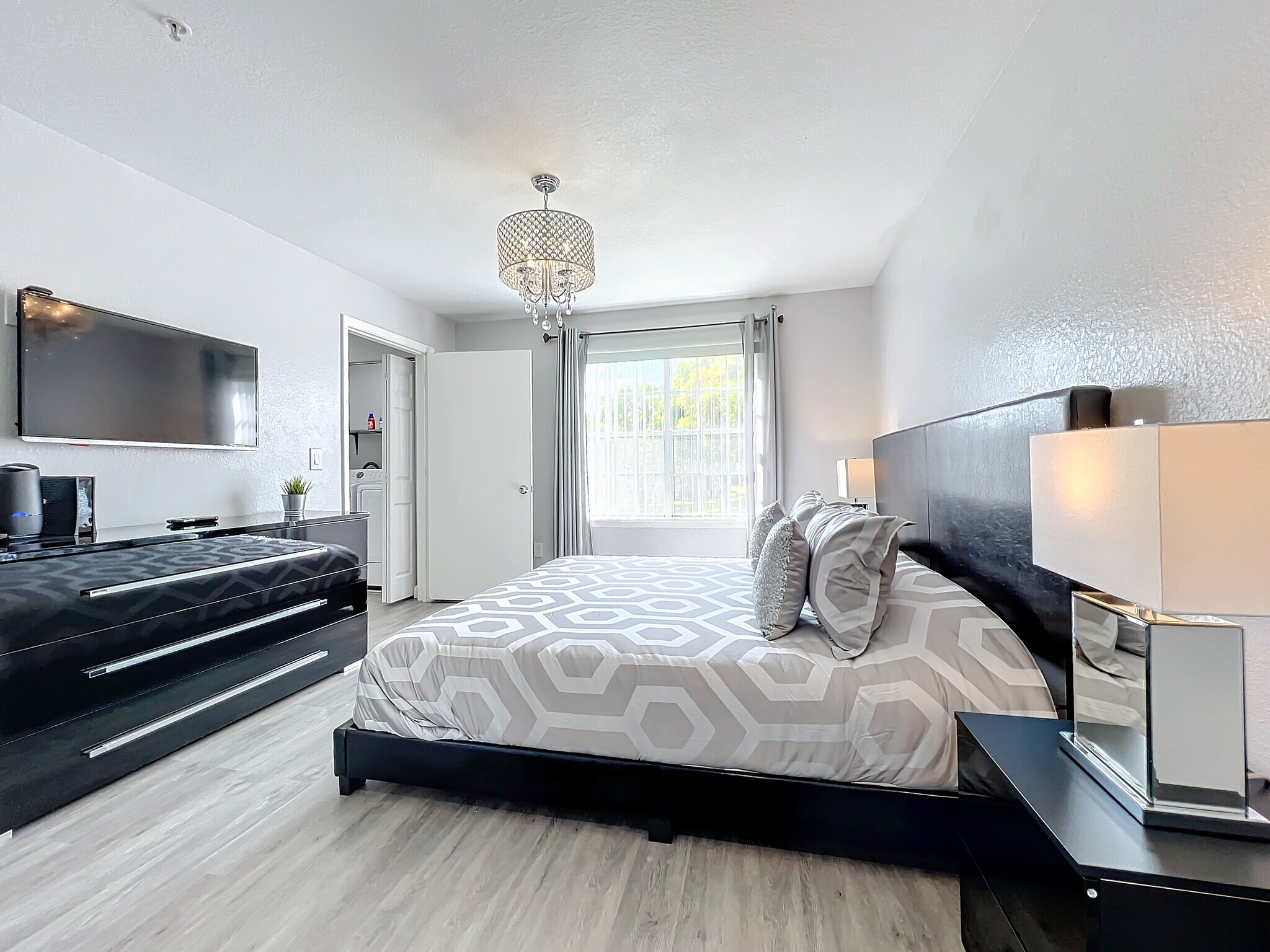 Building Photo - 7360 Westpointe Blvd