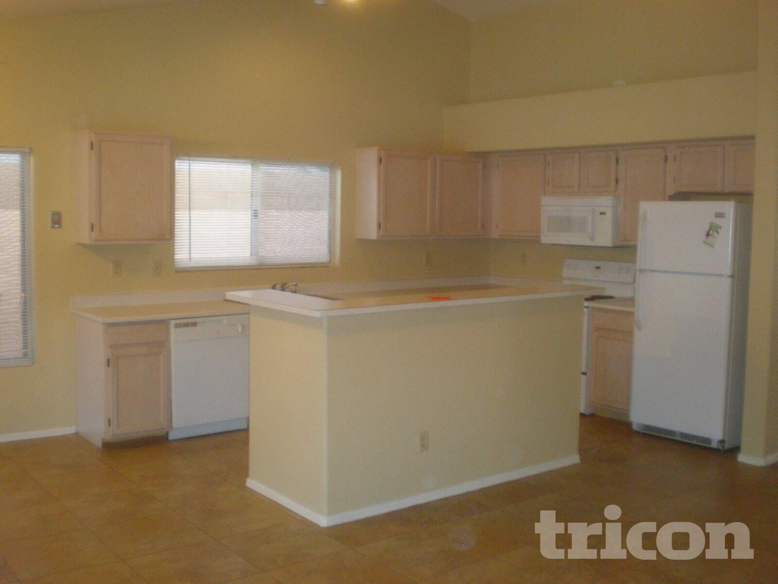 Building Photo - 17521 N 86th Ave