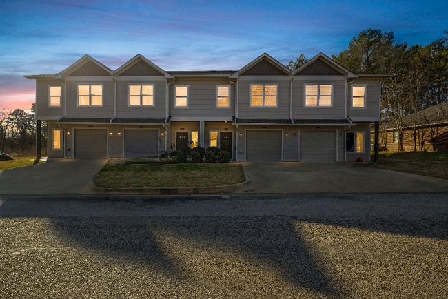 Building Photo - 16078 Echo Glen Dr