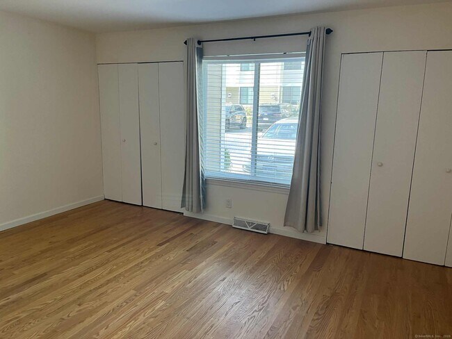 Building Photo - 2 Cook Close