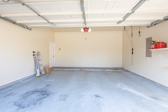 Building Photo - 24322 Bella Florence Dr