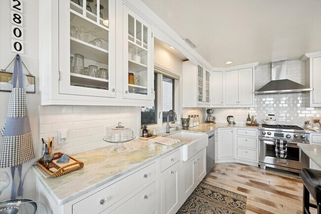 Building Photo - 2800 Tomahawk Ct