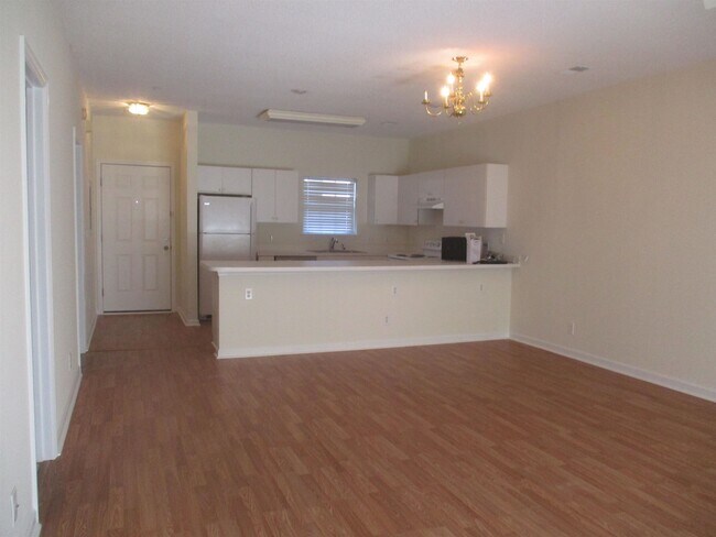 Building Photo - 3951 Gladiola Ct