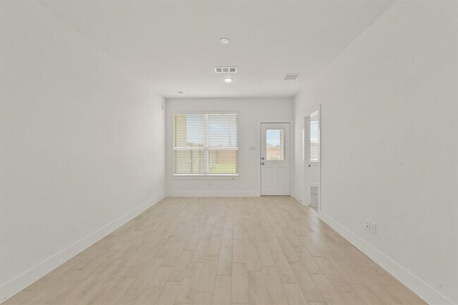 Building Photo - 21118 Garden Palm Dr