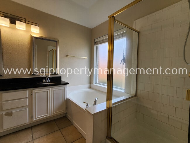 Building Photo - 1415 Murphy Dr