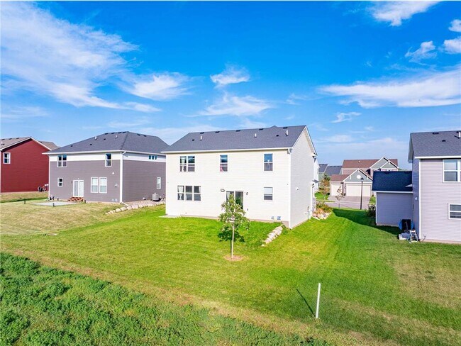 Building Photo - 1574 Edgebrook Ln