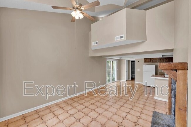 Building Photo - 1201 Magnolia Pl