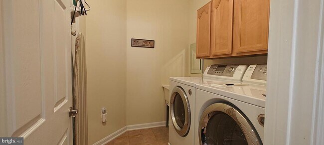 Building Photo - 10425 Starlight Pl