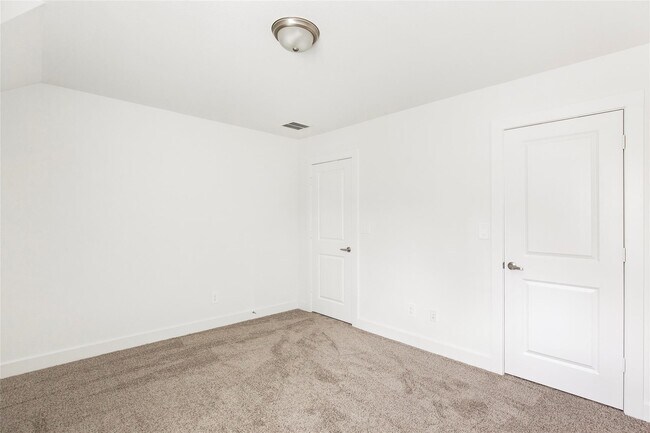 Building Photo - 423 Black Walnut Dr